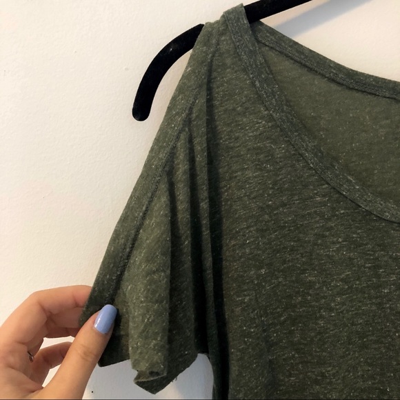 Cold-shoulder Tee - Picture 3 of 3